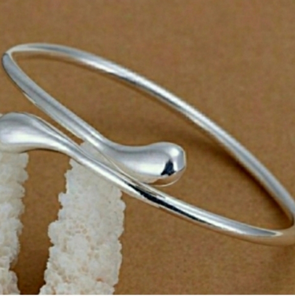 925 Sterling Silver Waterdrop Jewelry Set - Picture 3 of 7